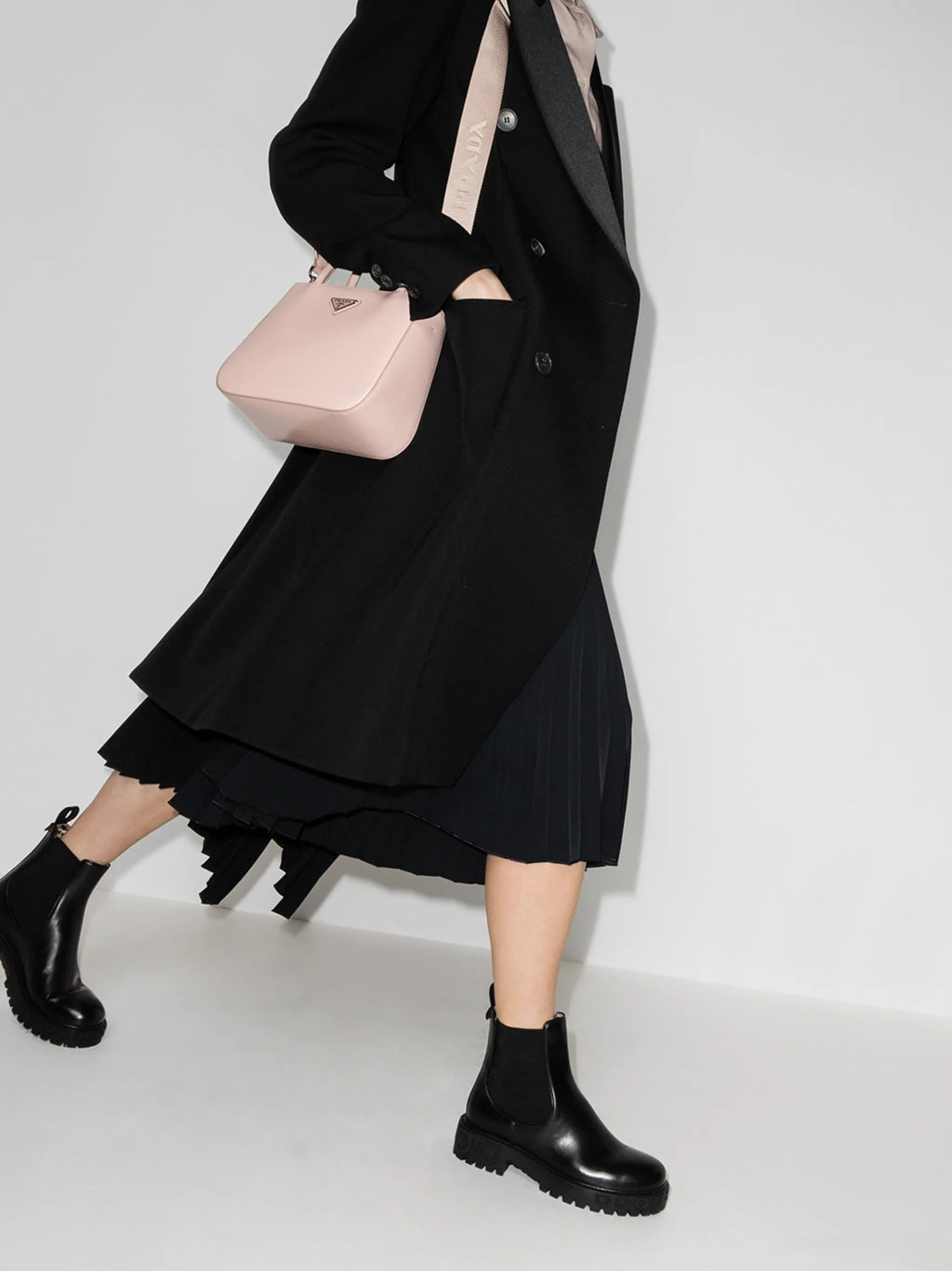 Ferragamo - Gancini Logo-detail Chelsea Boots